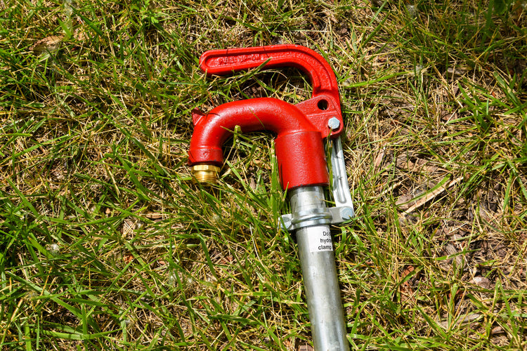 B-7000 No-Lead Frost-Proof Yard Hydrant – 1" Inlet, Heavy-Duty Outdoor Water Service | B-7000